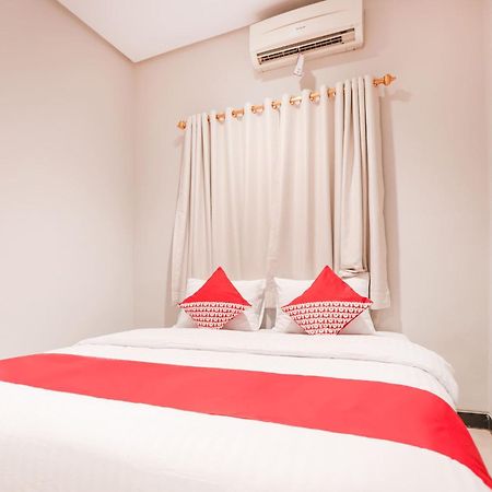 Oyo 148 Cempaka Place Homestay Jakarta Kültér fotó