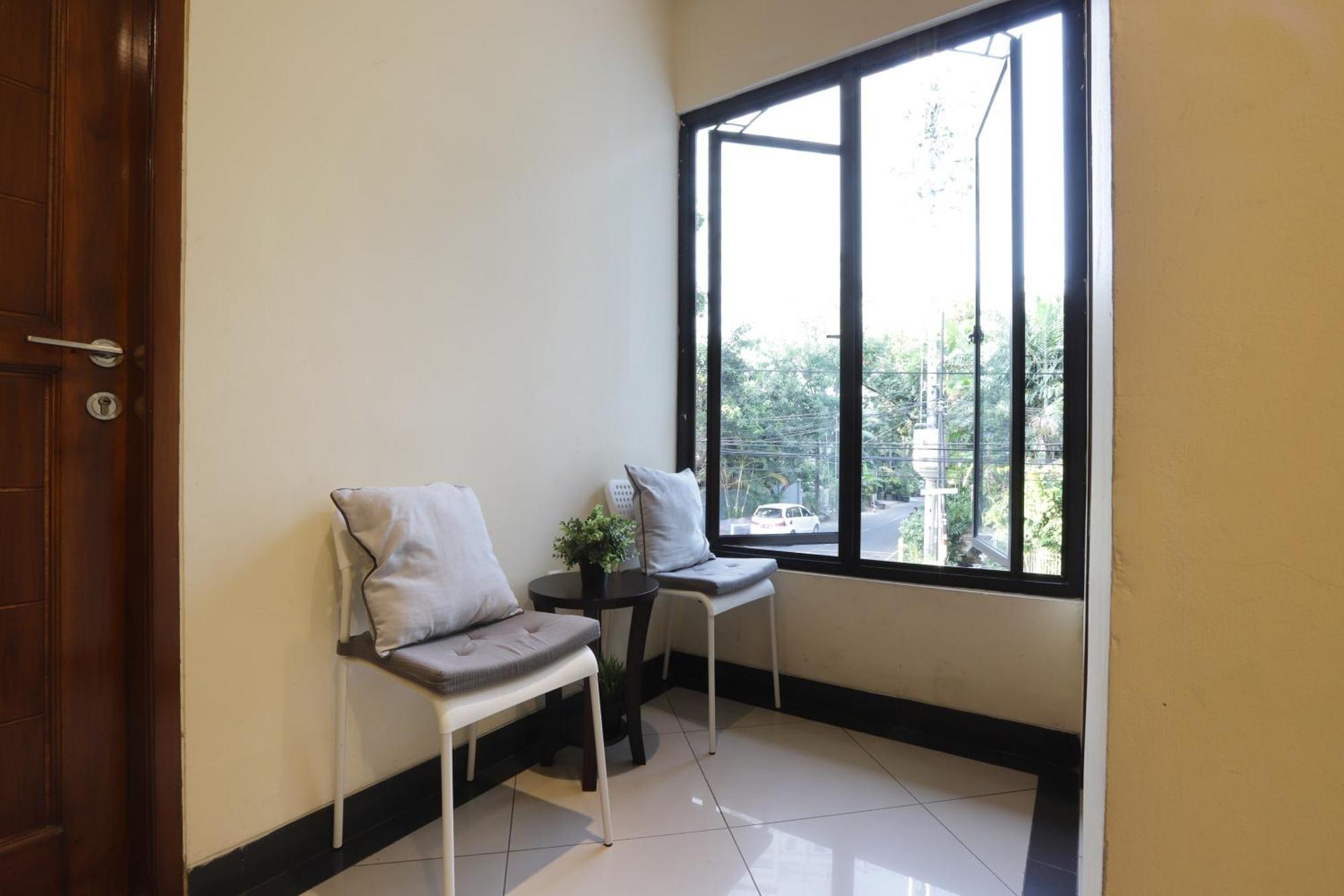 Oyo 148 Cempaka Place Homestay Jakarta Kültér fotó